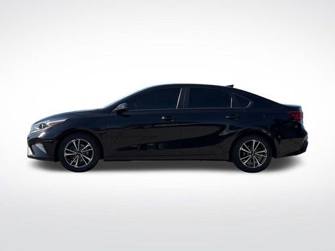 Certified 2023 Kia Forte LXS w/ LXS Technology Package FWD image 11
