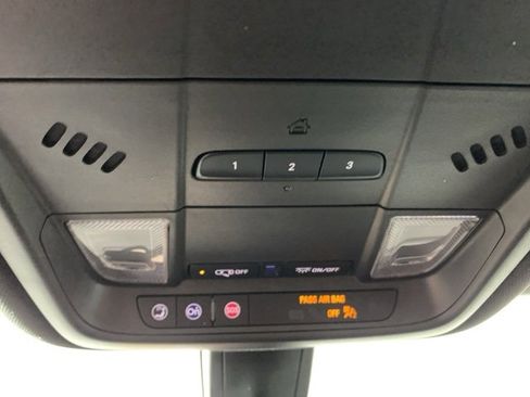 Used 2020 Chevrolet Blazer RS image 23