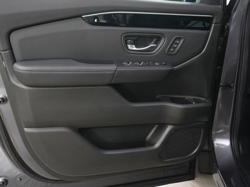 Used 2025 Honda Pilot EX-L image 20