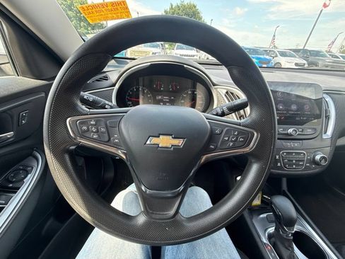 Used 2023 Chevrolet Malibu LT FWD image 17