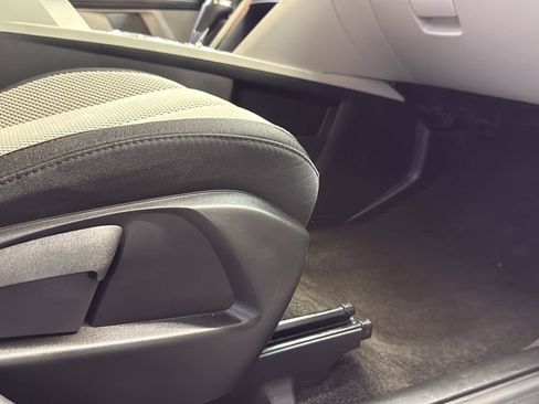 Used 2017 Chevrolet Equinox LT w/ Convenience Package image 23