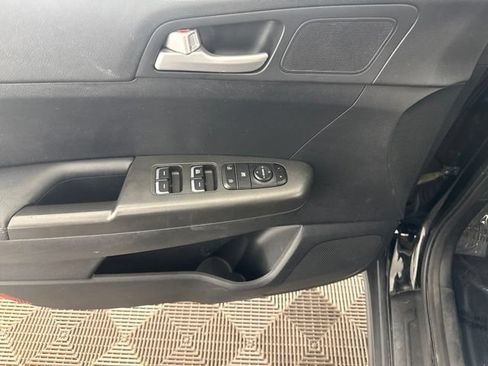 Used 2018 Kia Sportage LX AWD/4WD image 20