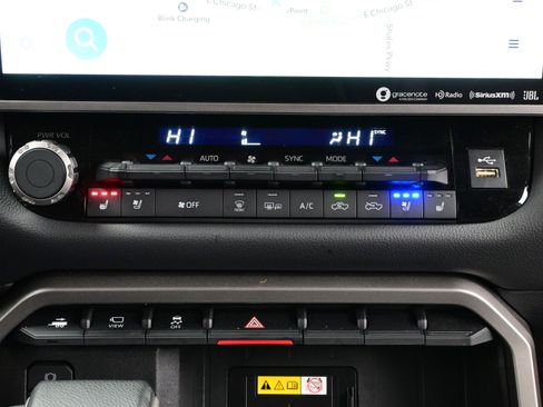 Used 2024 Toyota Tundra Limited image 21