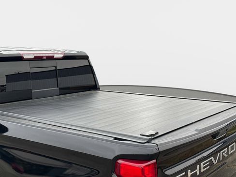 Used 2019 Chevrolet Silverado 1500 High Country w/ Technology Package image 13