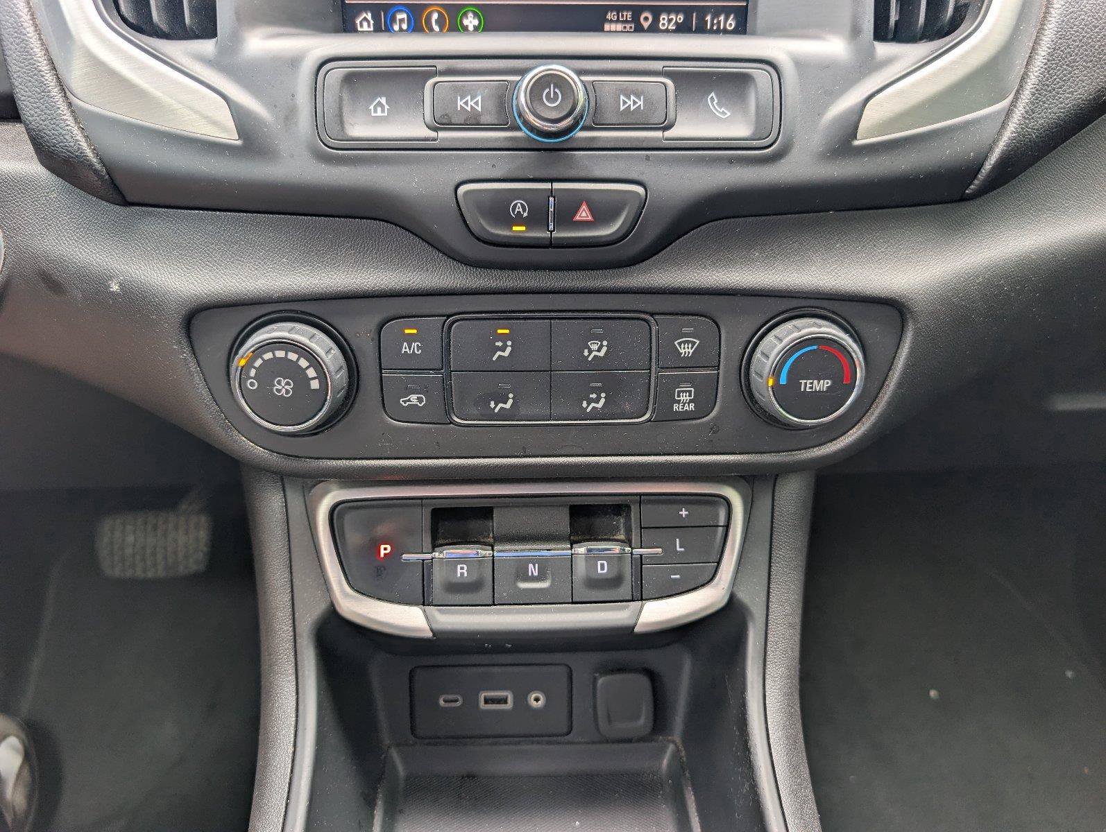 Used 2024 GMC Terrain SLE AWD/4WD image 17