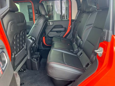 Used 2023 Jeep Gladiator Rubicon w/ Cold Weather Group AWD/4WD image 20