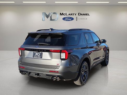 Used 2025 Ford Explorer ST image 5