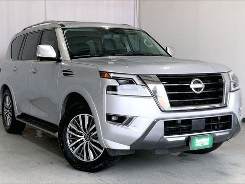 Used 2024 Nissan Armada SL w/ Captain's Chairs Package RWD image 33
