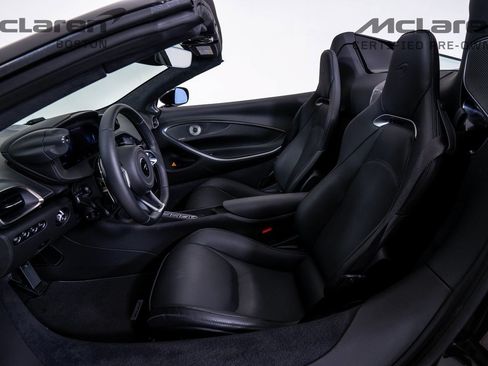 Used 2025 McLaren Artura Spider RWD image 21