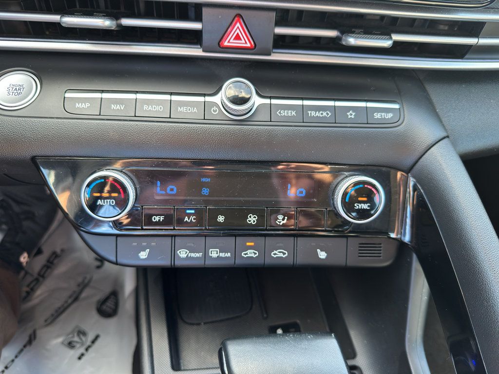Used 2024 Hyundai Elantra Limited FWD image 19