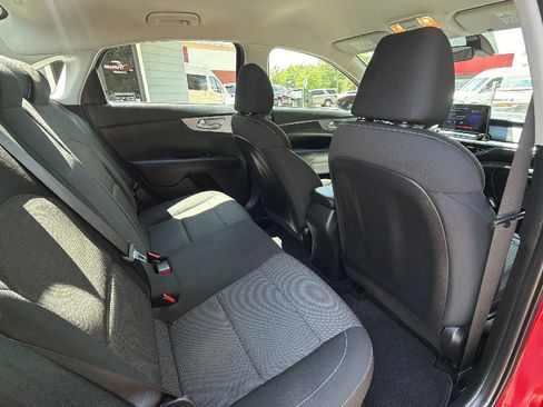 Used 2023 Kia Forte LXS w/ LXS Technology Package FWD image 21
