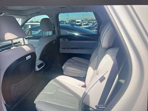 Used 2024 Hyundai Palisade Calligraphy image 14