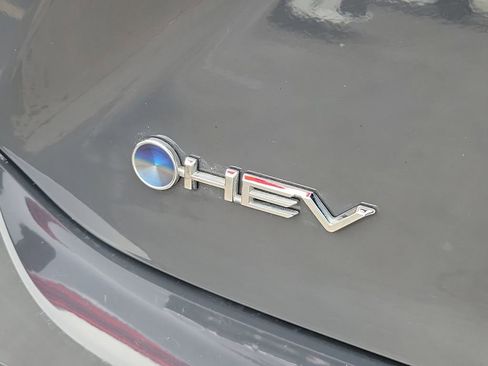 Used 2025 Toyota Camry SE image 7