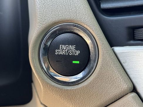 Used 2020 GMC Yukon XL Denali w/ Denali Premium Package image 18