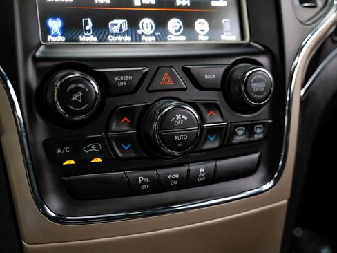 Used 2015 Jeep Grand Cherokee Overland AWD/4WD image 39