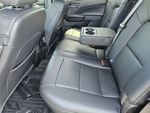 New 2025 Chevrolet Colorado LT w/ LT Convenience Package RWD image 17