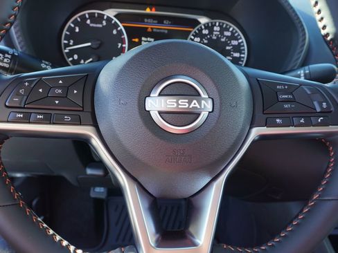 Certified 2025 Nissan Sentra SR image 17