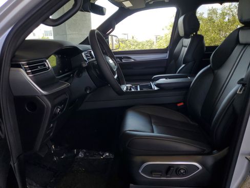New 2026 Jeep Grand Wagoneer L Limited AWD/4WD image 20