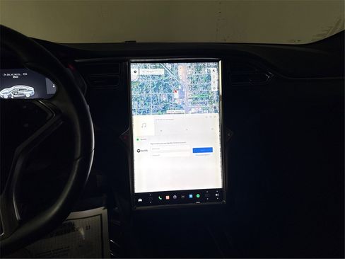 Used 2016 Tesla Model S 70 image 26