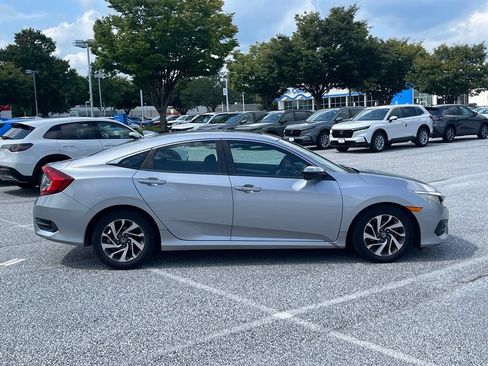 Used 2018 Honda Civic EX image 3