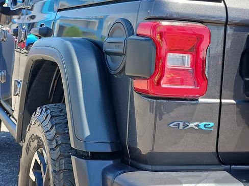 Used 2025 Jeep Wrangler Unlimited Rubicon 4xe w/ Safety Group AWD/4WD image 9
