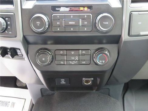 Used 2022 Ford F250 XLT w/ Snow Plow Prep Package image 8