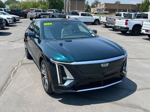 Used 2024 Cadillac Lyriq Luxury AWD/4WD image 5
