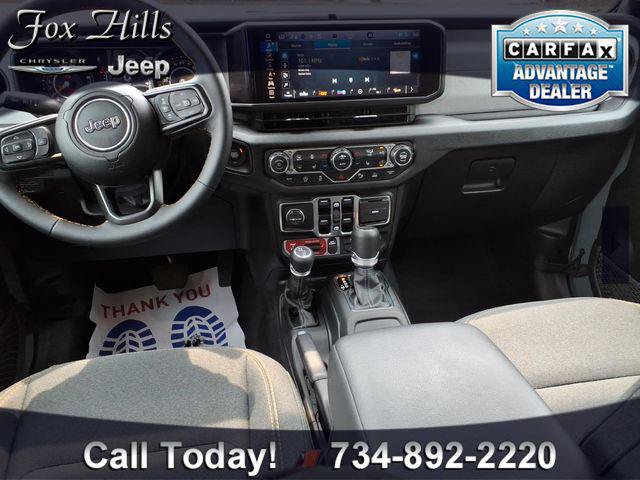 Certified 2025 Jeep Gladiator Sport AWD/4WD image 13