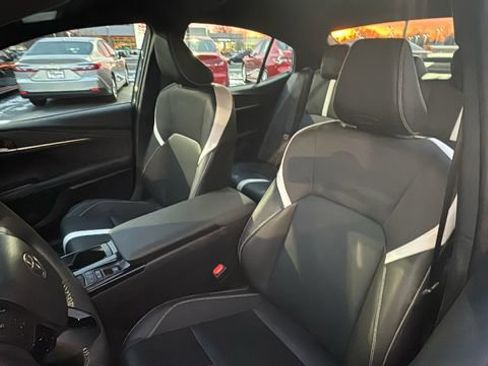 Used 2025 Toyota Camry SE image 28