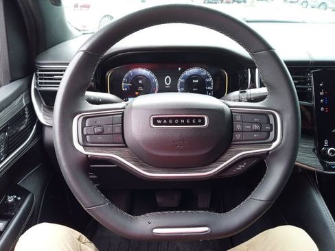 Used 2022 Jeep Wagoneer Series II image 16
