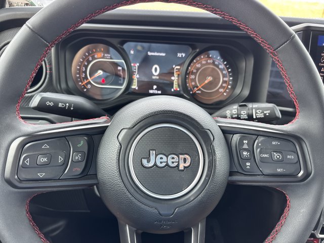 Used 2024 Jeep Wrangler Unlimited Rubicon w/ Technology Group AWD/4WD image 24