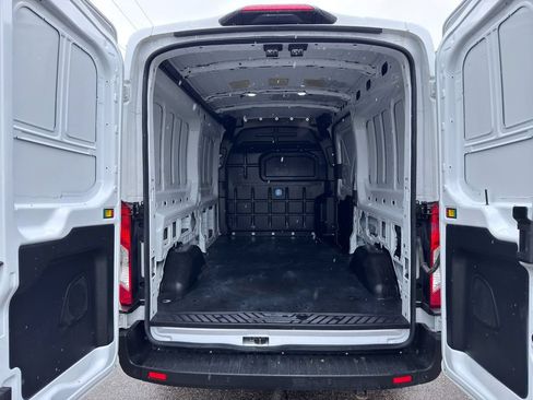 Used 2025 Ford Transit 250 148 Medium Roof Extended AWD image 33
