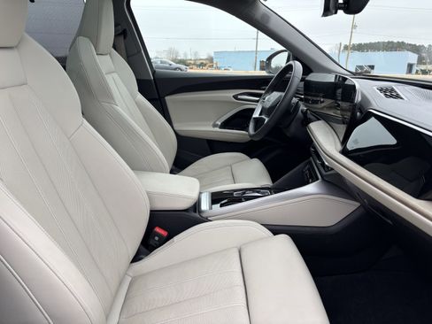 Used 2025 Audi Q5 Premium Plus w/ Premium Plus image 19