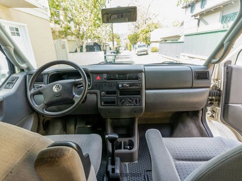 Used 2003 Volkswagen Eurovan MV image 27