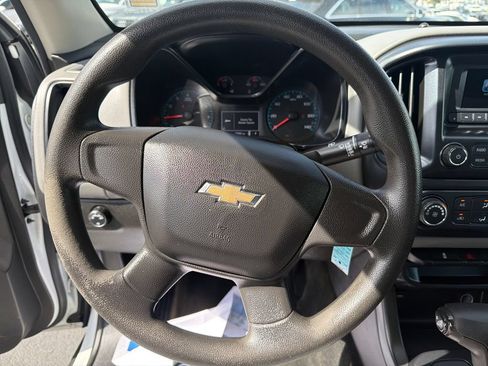 Used 2017 Chevrolet Colorado W/T RWD image 14