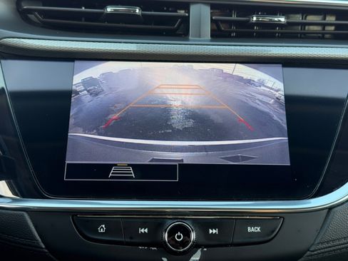 Used 2022 Buick Encore GX Select w/ Safety Package II image 25