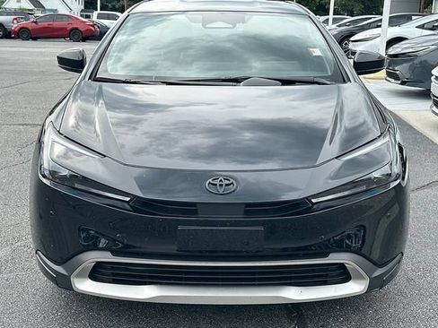 Used 2025 Toyota Prius Plug-In Hybrid FWD image 8