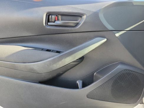 Used 2022 Toyota Corolla LE image 18