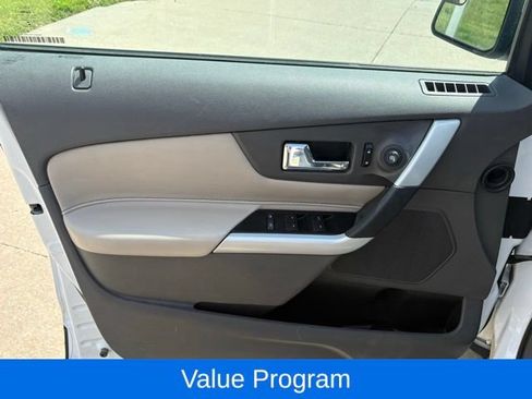 Used 2014 Ford Edge SEL w/ Equipment Group 204A AWD/4WD image 9