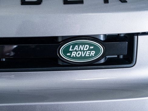 Used 2020 Land Rover Defender 110 SE image 17