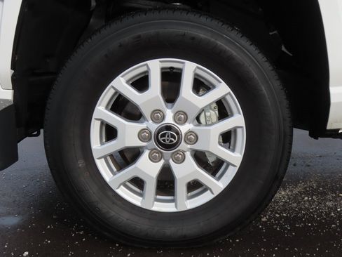 Used 2024 Toyota Tacoma SR5 image 11