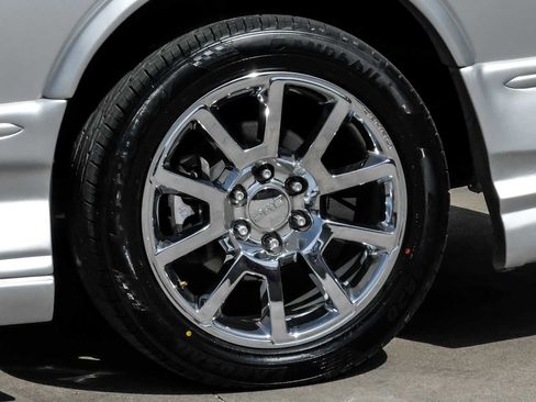 Used 2011 Chevrolet Express 1500 image 59