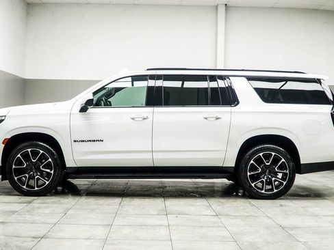 Used 2024 Chevrolet Suburban RST image 10