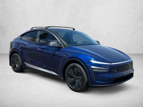 Used 2026 Tesla Model Y 2WD image 3
