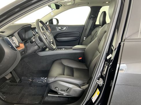 Used 2024 Volvo XC60 B5 Plus AWD/4WD image 11