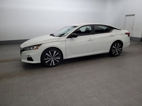 Used 2022 Nissan Altima 2.5 SR AWD/4WD image 2