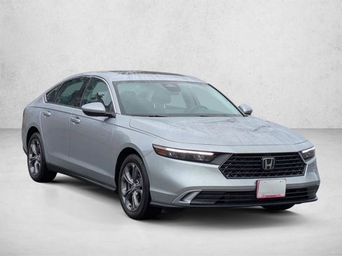 Used 2023 Honda Accord EX image 3
