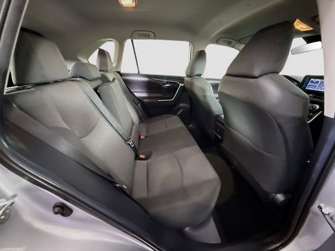 Used 2020 Toyota RAV4 XLE FWD image 27