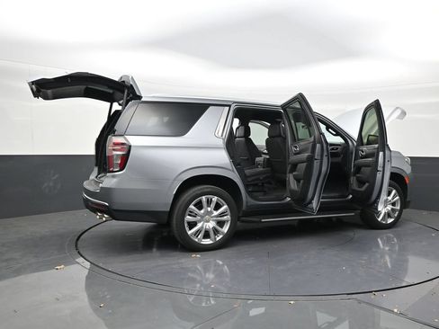 Used 2024 Chevrolet Tahoe High Country RWD image 28