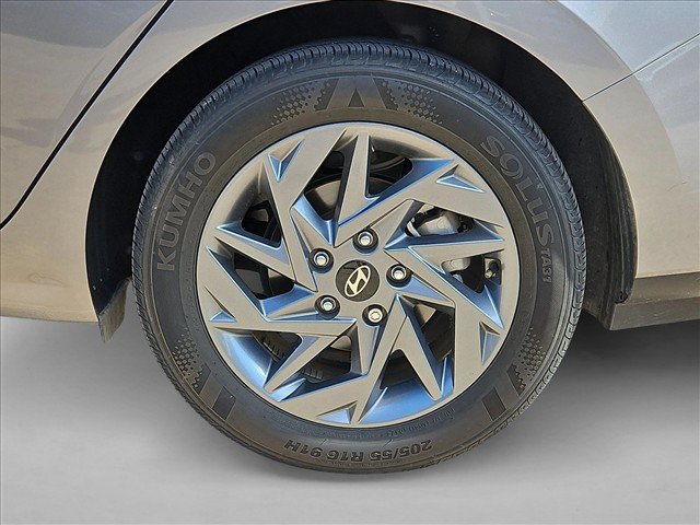 Used 2024 Hyundai Elantra SEL FWD image 23